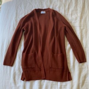 Old Navy maroon sweater